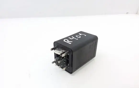 Skoda Octavia Mk2 (1Z) Glow plug pre-heat relay 03G907282 0522120502