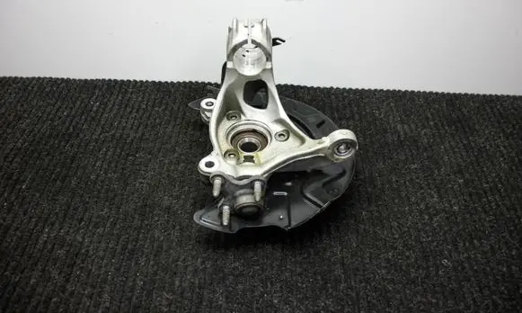 Front wheel hub