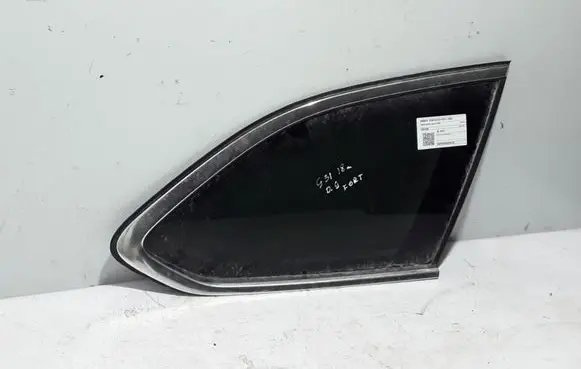 BMW 5 G30 G31 Rear side window 7387468