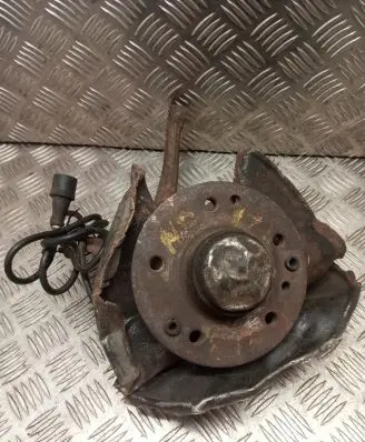 Mercedes-Benz E W124 Front wheel hub