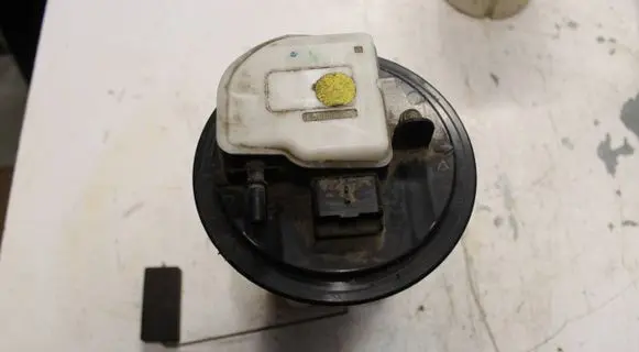 Citroen DS3 In-tank fuel pump 9803977780