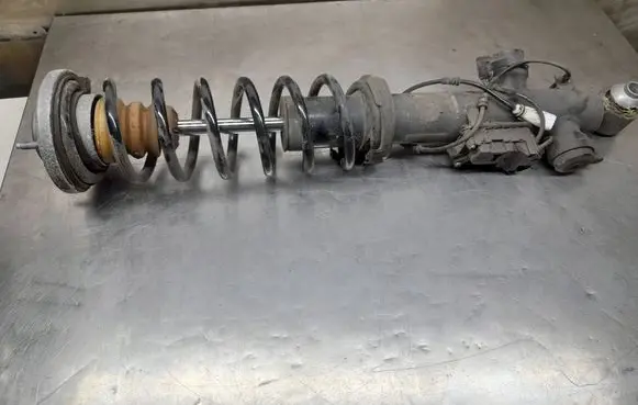 BMW 5 F10 F11 Air suspension compressor 6863301