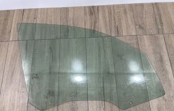 BMW 1 E81 E87 Front door window glass four-door E000199 AS2M3236DOT682