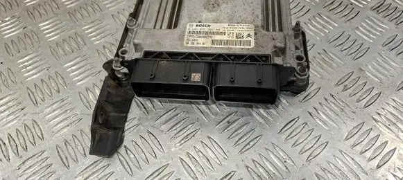 Citroen C4 SpaceTourer Engine control unit/module 9818703480