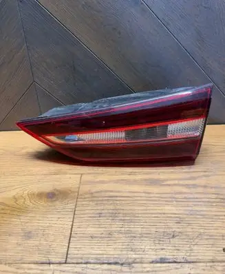 Opel Grandland X Tailgate rear/tail lights YP00016380 81670102