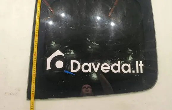 Opel Vivaro Rear door window glass