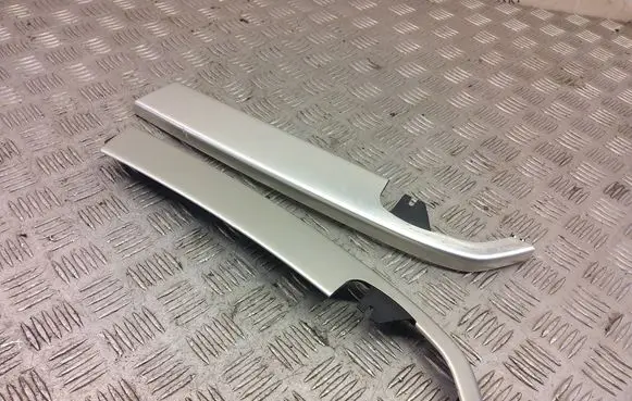 Land Rover Discovery 5 Dashboard glove box trim FK72640E72BF