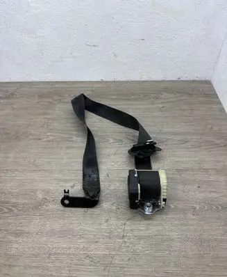Volkswagen Touran II Rear seatbelt 1T0857806D