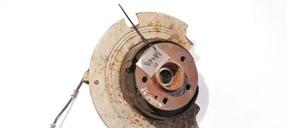 Mercedes-Benz ML W163 Rear wheel hub
