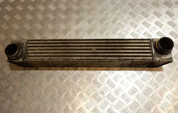 BMW 5 E60 E61 Intercooler radiator 7787446 50100