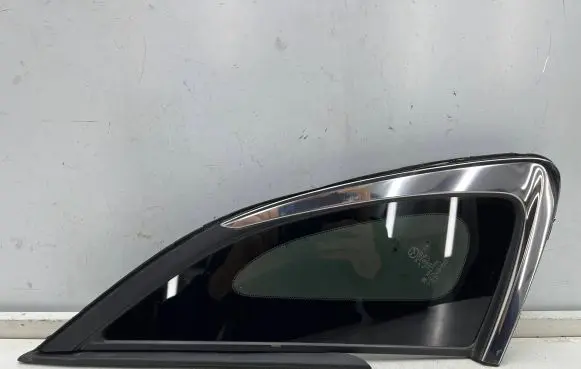Mazda CX-30 Rear side window