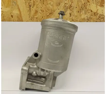 Mercedes-Benz S W126 Oil filter mounting bracket 1171801211 0011846525