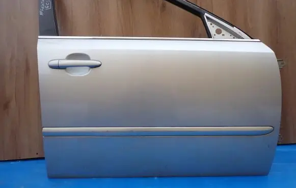 KIA Magentis Front door