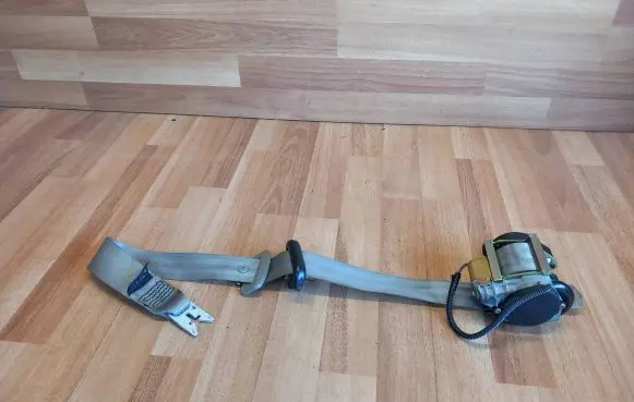 Renault Vel Satis Rear seatbelt 8200369452 369542 4495140