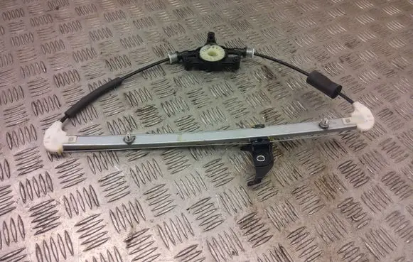 Mazda CX-3 Rear window lifting mechanism without motor