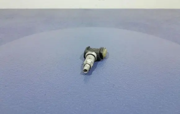 BMW M5 Tire pressure sensor 6887140