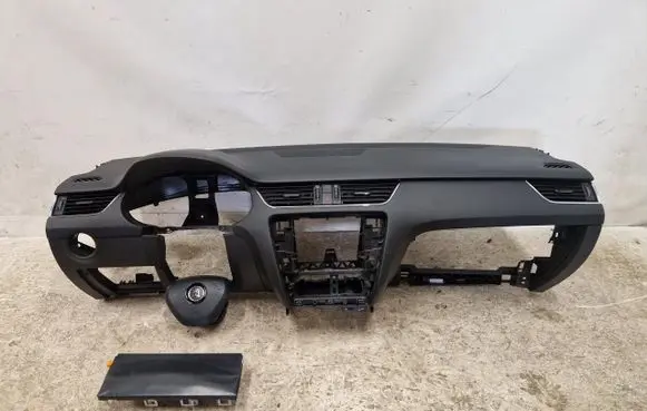 Skoda Octavia Mk3 (5E) Dashboard 5E0858757