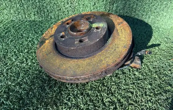 Front wheel hub spindle knuckle