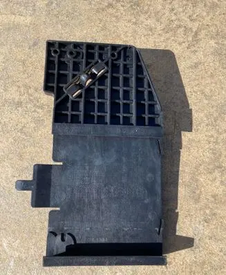 Peugeot 2008 II Other engine bay part 9857039680