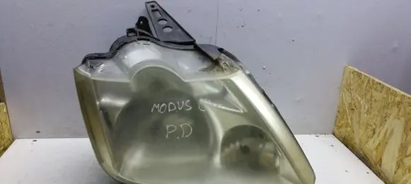 Renault Modus Headlight/headlamp 8200301848