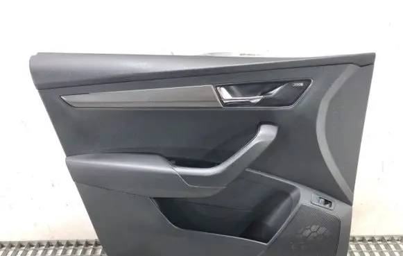 Skoda Karoq Front door card panel trim
