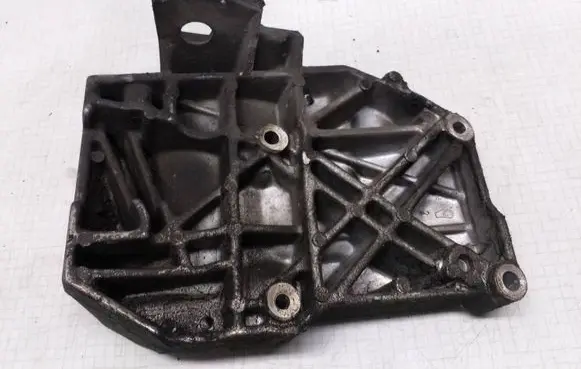 Audi A4 S4 B6 8E 8H A/C compressor mount bracket 038260885B