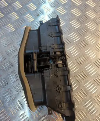 BMW 5 E60 E61 Dash center air vent grill 7009275 141018