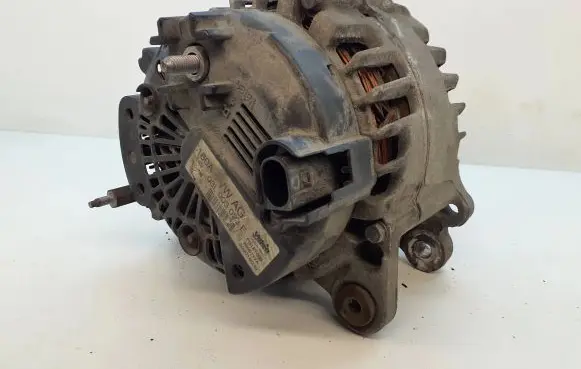 Volkswagen PASSAT B6 Generator/alternator 03L903023E 2605717A 209015039