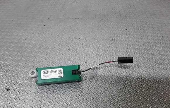 Hyundai Grandeur Aerial antenna amplifier 962713L500