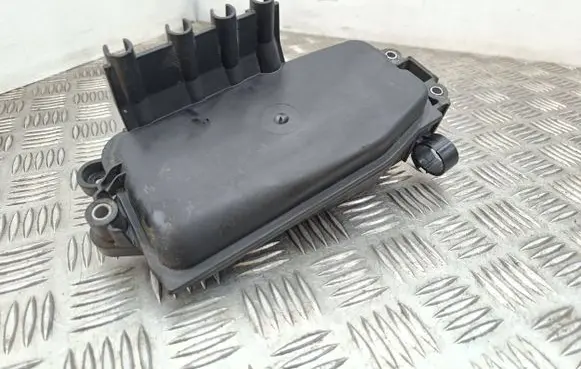 Vacuum air tank