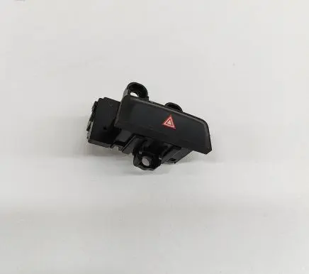 Maserati Ghibli Hazard light switch 670071372