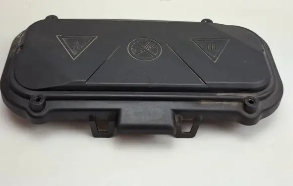 BMW 5 F10 F11 Fuse box cover 7555179 586509