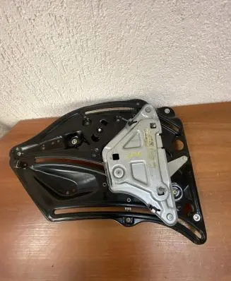 Mercedes-Benz E A207 Rear window lifting mechanism without motor RH961882 E176