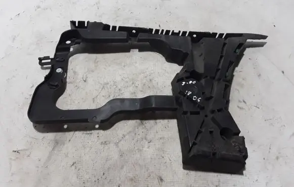 Volvo S90, V90 Rear bumper mounting bracket 31425064