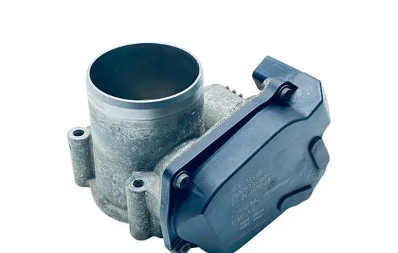 Volkswagen PASSAT B7 Throttle valve 03C133062T 03C133062S