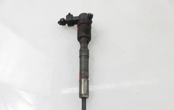 Opel Corsa D Fuel injector 0445110183
