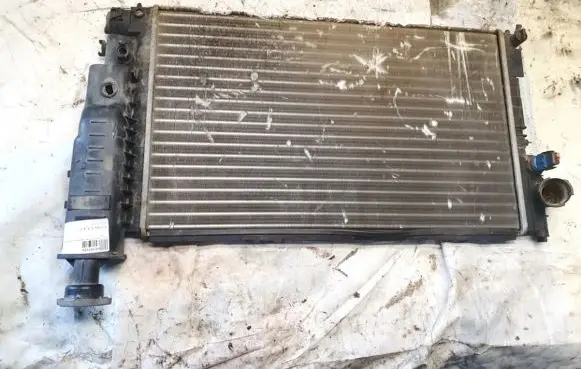 Peugeot 405 Coolant radiator