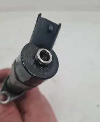 Peugeot 607 Fuel injector 9653344880