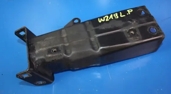 Mercedes-Benz CLS C219 Front bumper mounting bracket