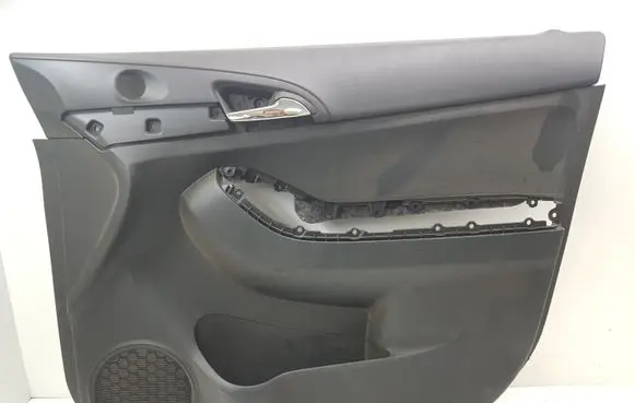 Chevrolet Orlando Front door card panel trim 95191140