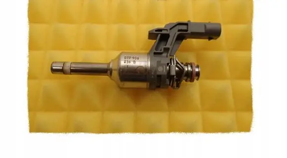 Audi A8 S8 D4 4H Fuel injector 07P906036B