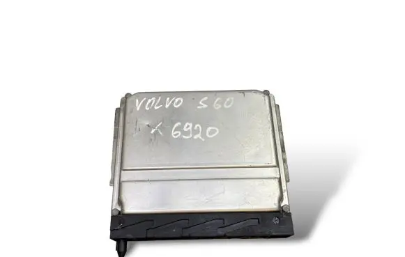 Volvo S60 Engine control unit/module 0261207712 1039S00000