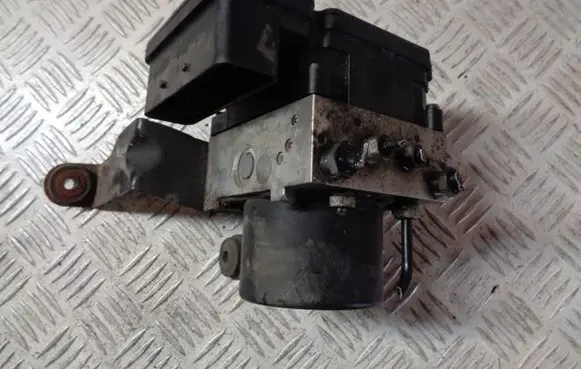 Ford Grand C-MAX ABS Pump AV612C405AE