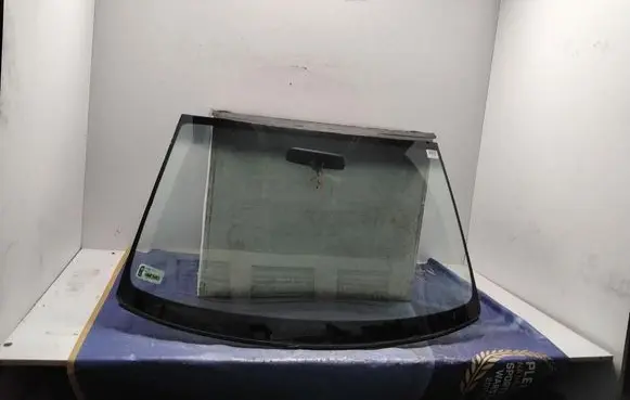 Audi A4 S4 B5 8D Front windscreen/windshield window 