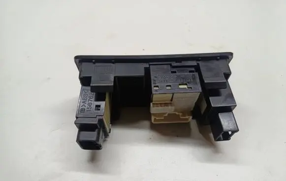 Toyota Avensis T250 Wing mirror switch 183575