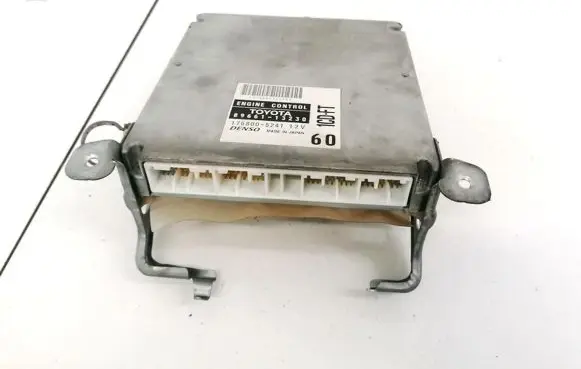 Toyota Corolla E120 E130 Engine control unit/module 8966113230 89661-13230