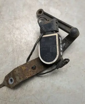 Headlight/headlamp level sensor