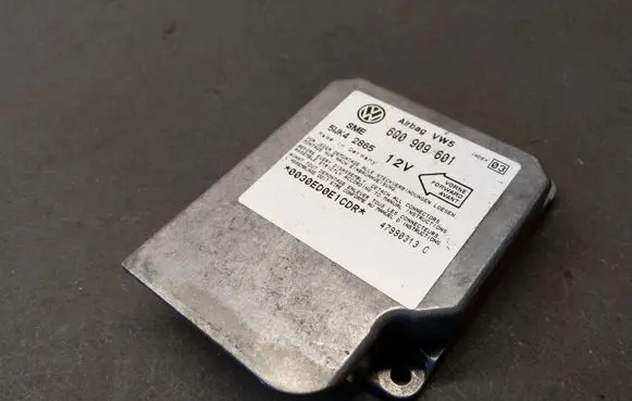 Volkswagen Polo III 6N 6N2 6NF Airbag control unit/module 6Q0909601