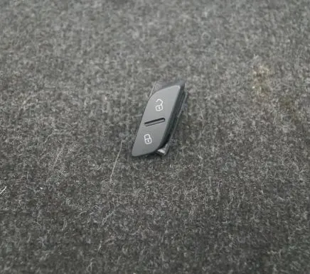 Volkswagen Jetta VI Other switches/knobs/shifts 5C6962125