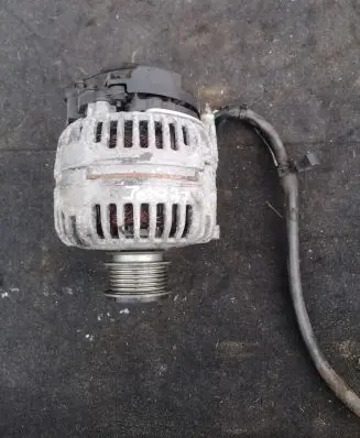 Volkswagen Jetta VI Generator/alternator 03L903023